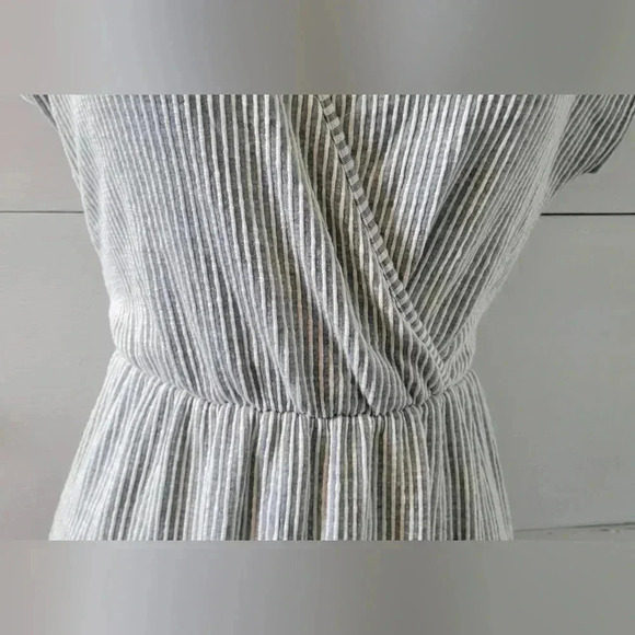 Caution to the Wind Brown White Seersucker Ruffle Faux Wrap V-Neck Dress size M - Picture 5 of 9